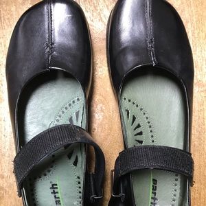 Earth shoes/Black 71/2